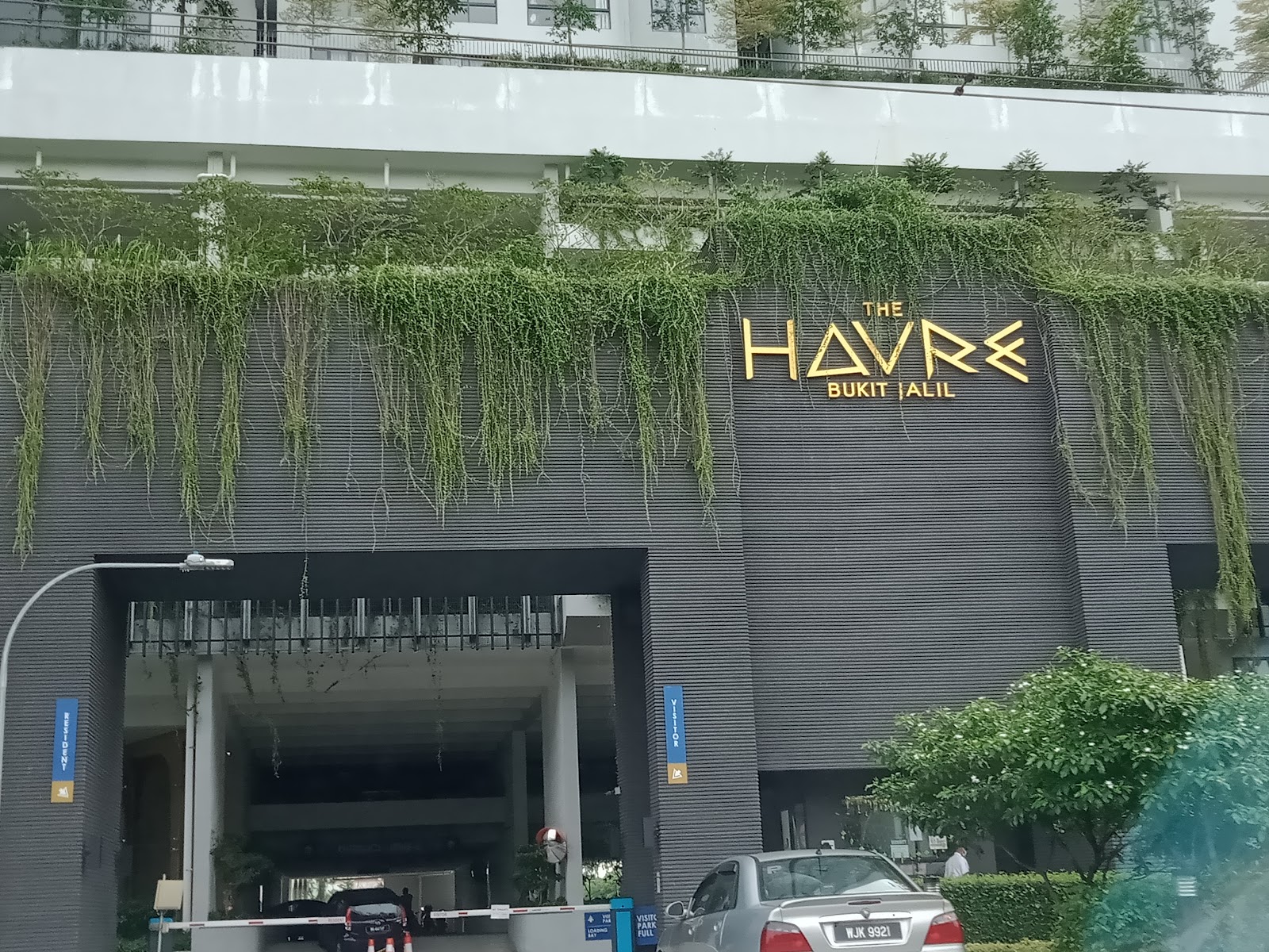 The Havre @ Bukit Jalil: Exterior facade of The Havre Bukit Jalil with a hanging garden and parking entrance