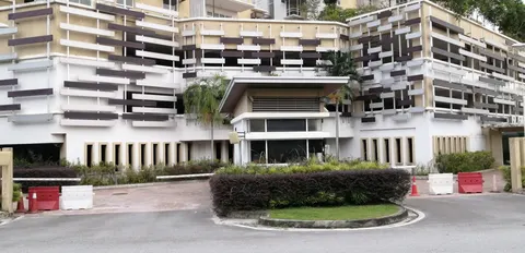 Residensi Bukit Jalil: Exterior view of a modern residential building with horizontal facade elements and landscaped grounds.